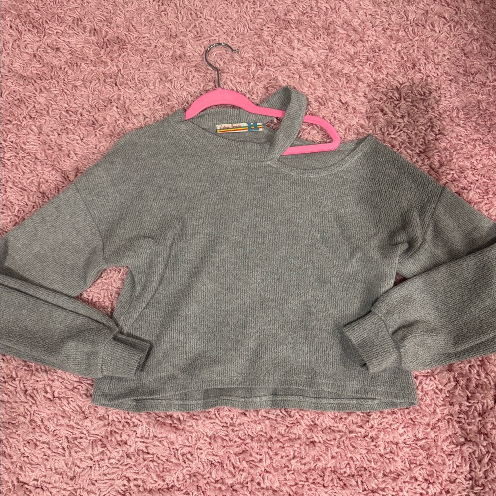 Super soft grey sweatshirt with one open shoulder